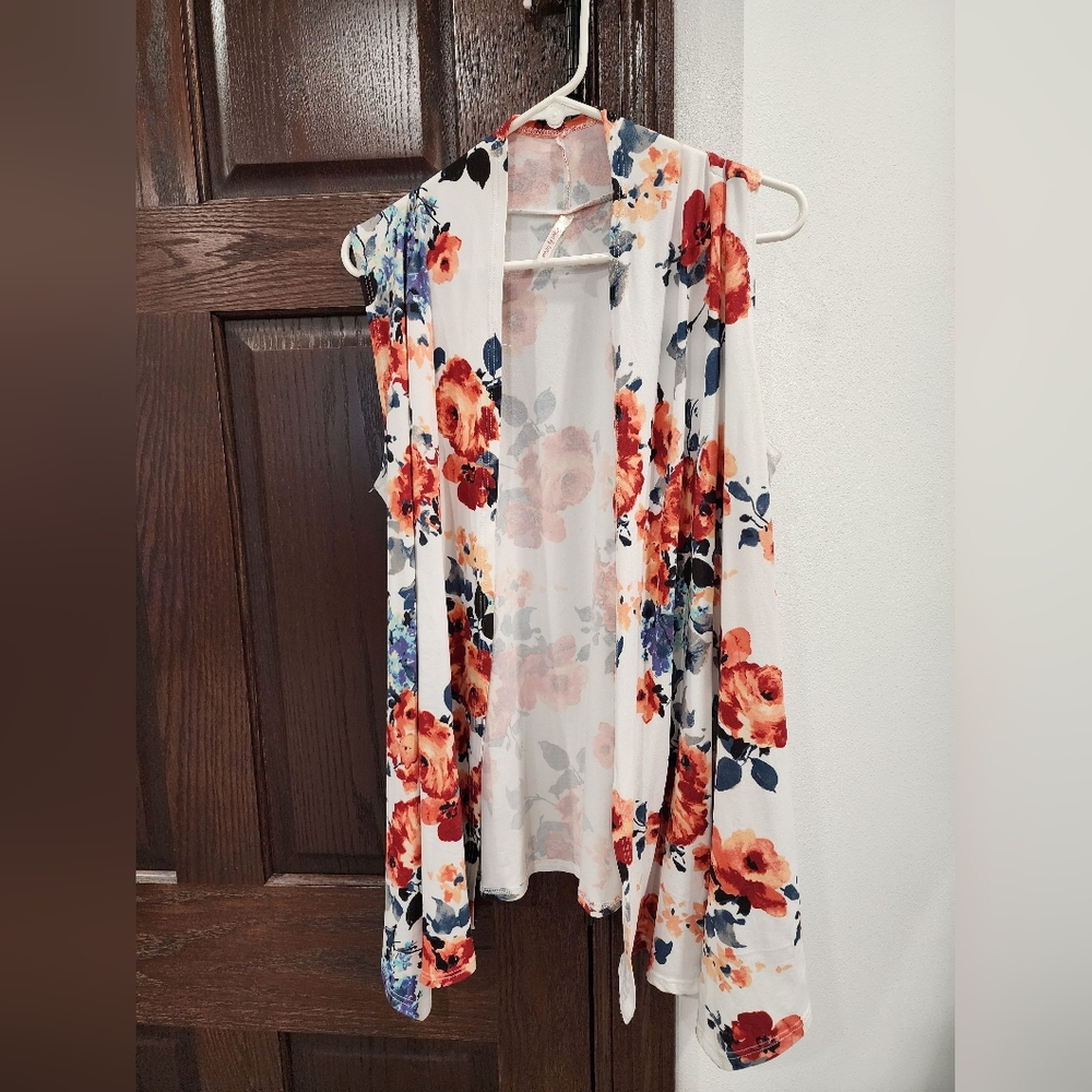 Deisbg By Olivia Vest/Cardigan